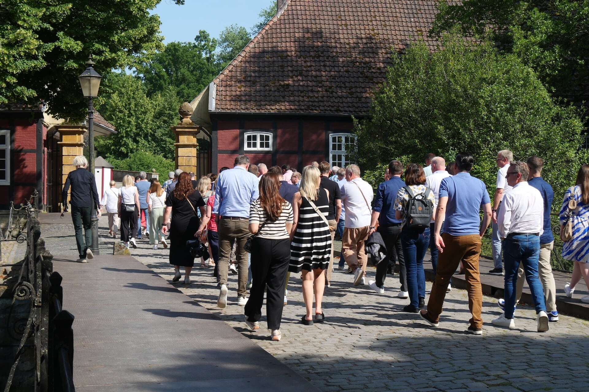 Ein Besuch im Schloss Rheda mit anschließendem Grillabend - das war das GARANT Sommerfest 2025.