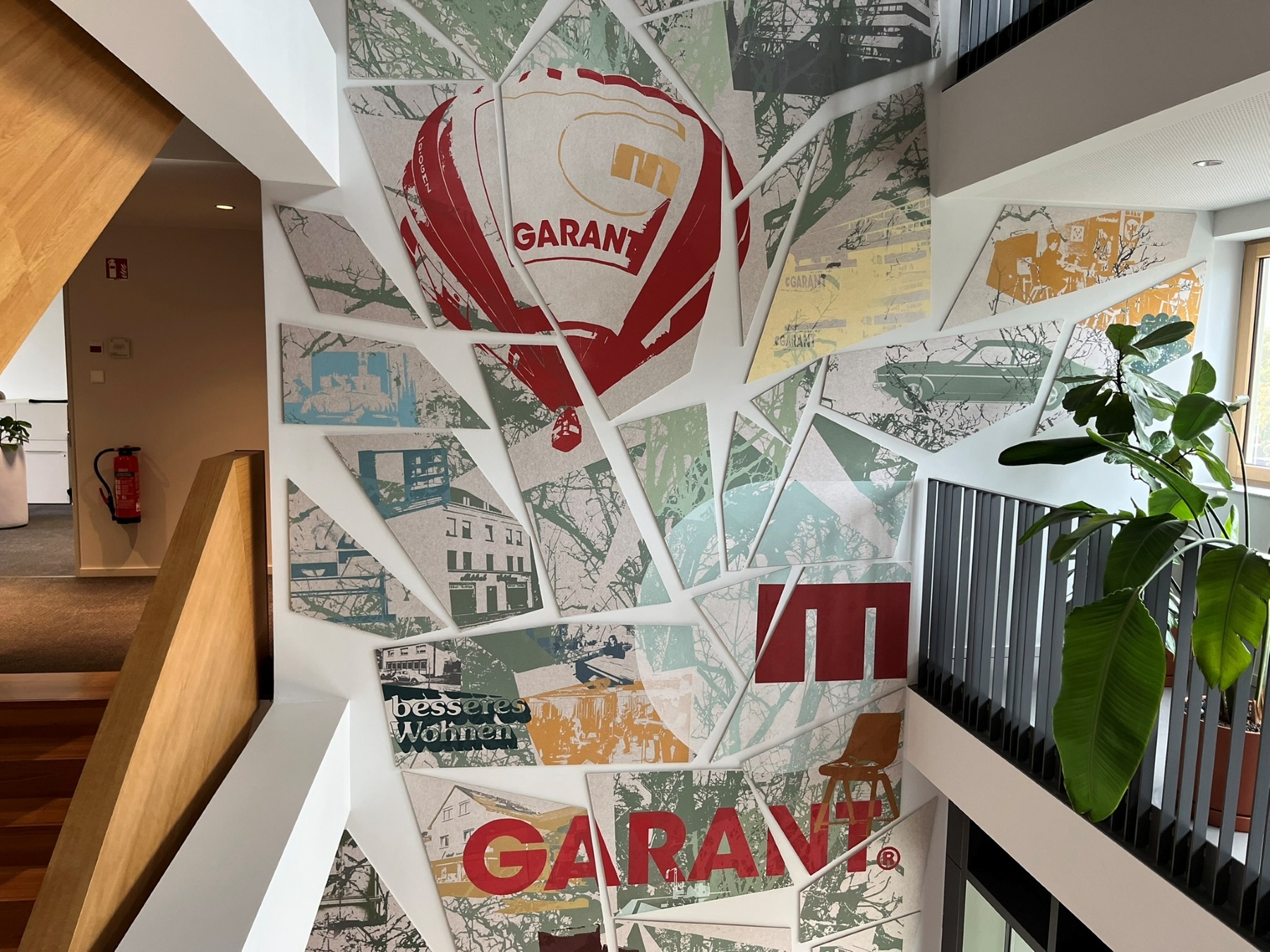 Wand in der modernen GARANT Zentrale